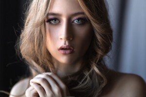 make eye contact